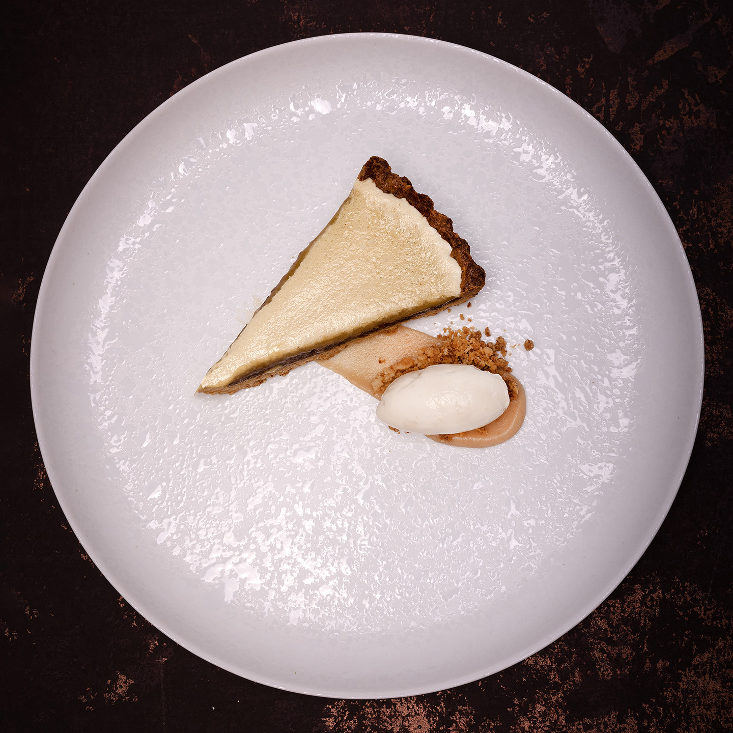 Oat apple pie with tonka bean custard and hay ice cream Gastronomixs